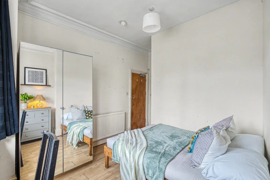 106SL - Bedroom 1