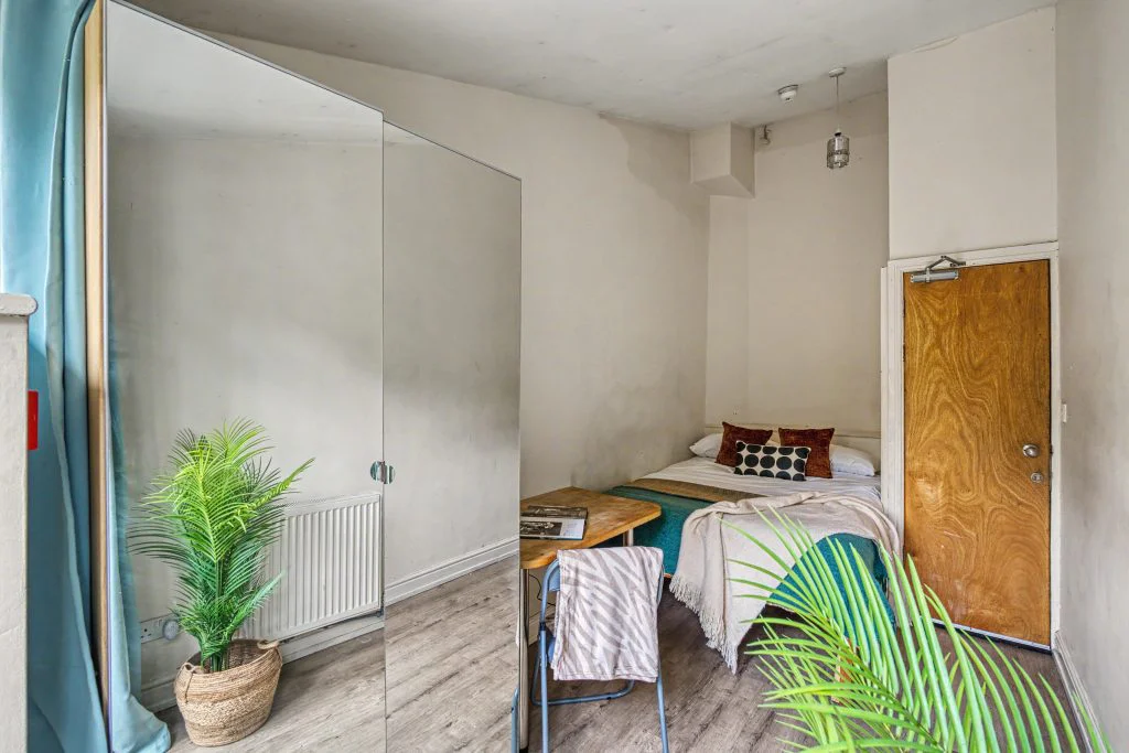 106SL - Bedroom 2