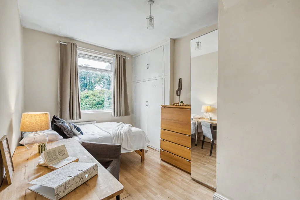 106SL - Bedroom 5