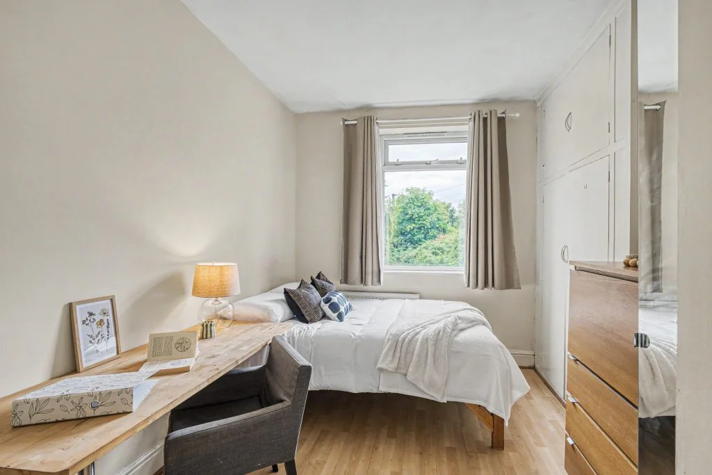 106SL - Bedroom 5