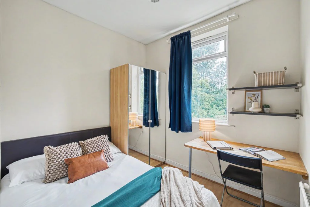 106SL - Bedroom 6