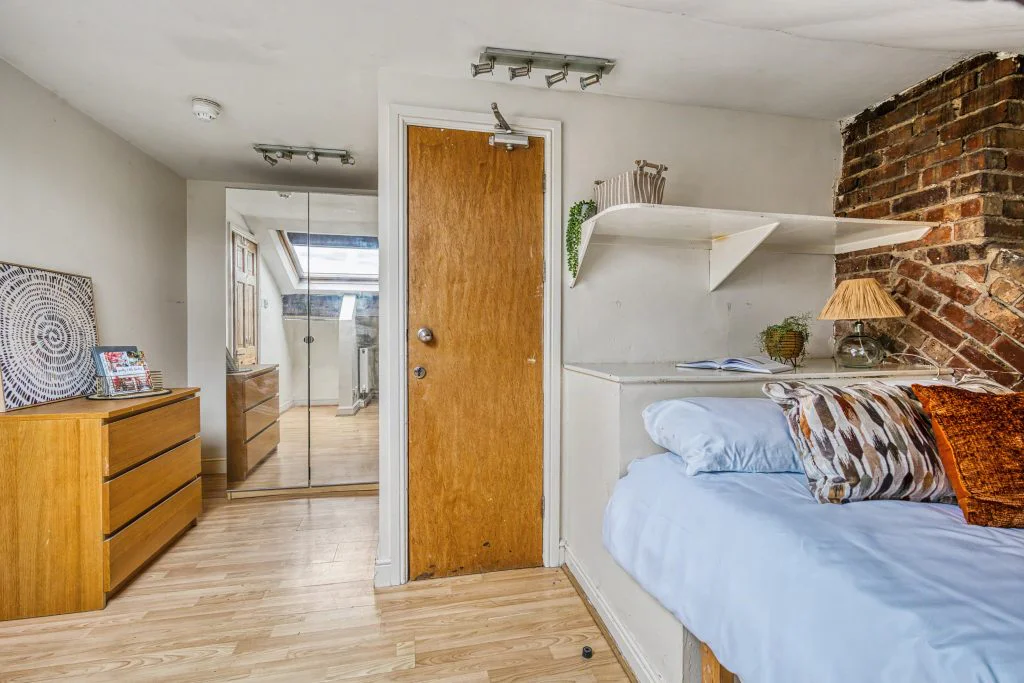 106SL - Bedroom 7