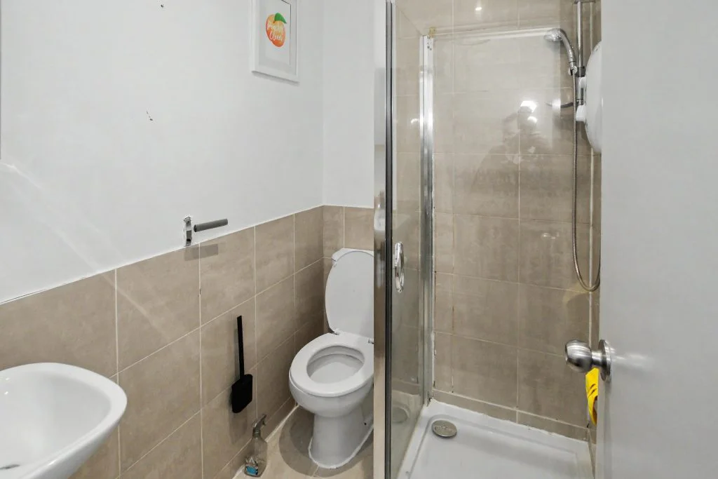 10A - First-floor shower room 1