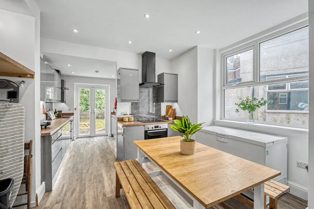 189SL - Kitchen