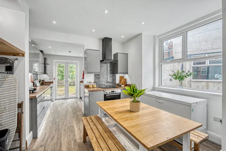 189SL - Kitchen