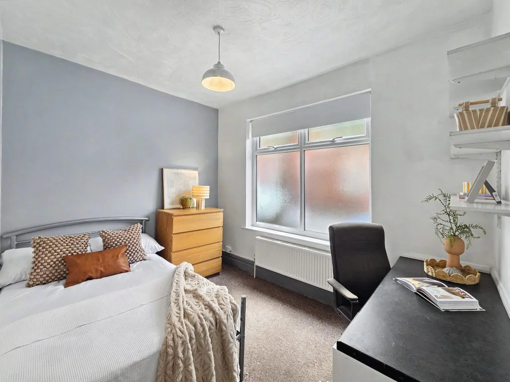 19R - Bedroom 1