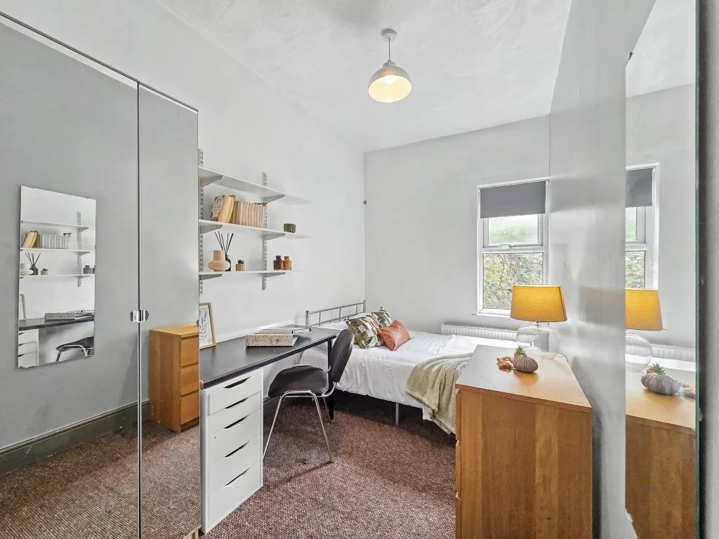 19R - Bedroom 6