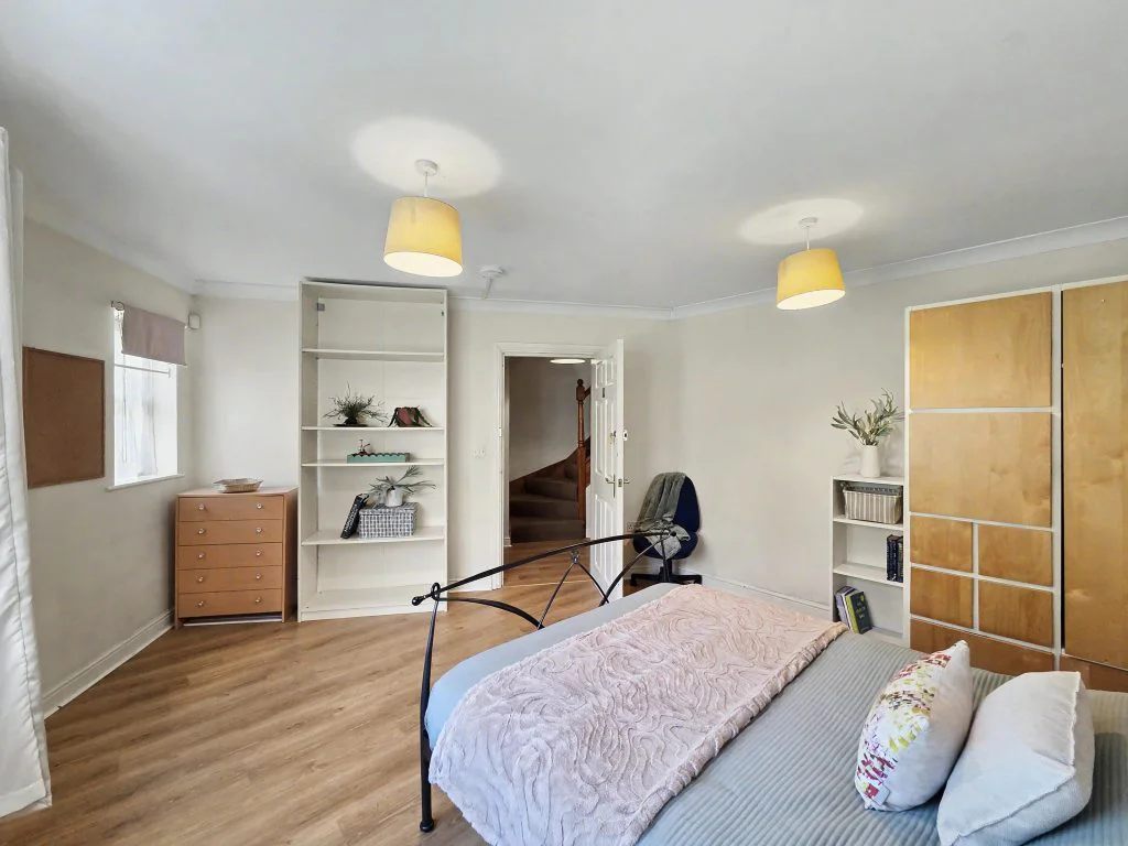 1HC - Bedroom 1