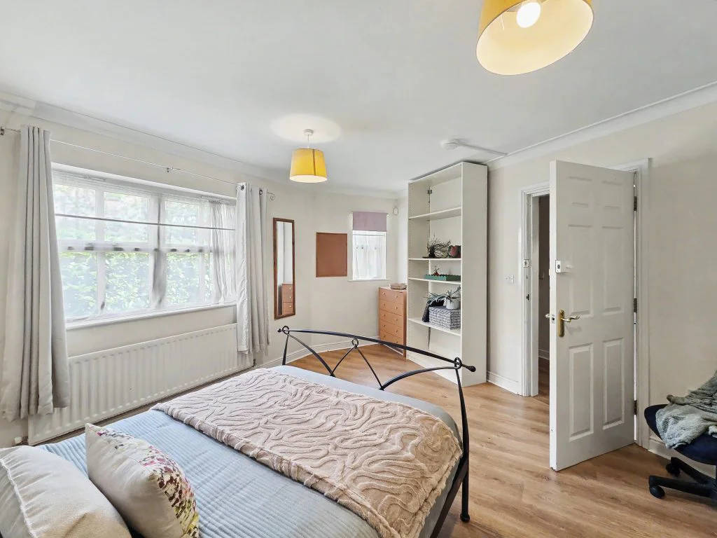 1HC - Bedroom 1