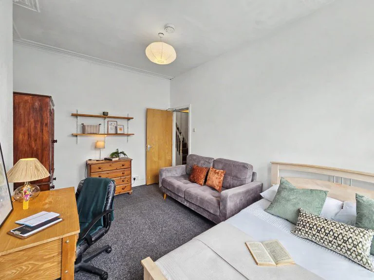 20LG - Bedroom4