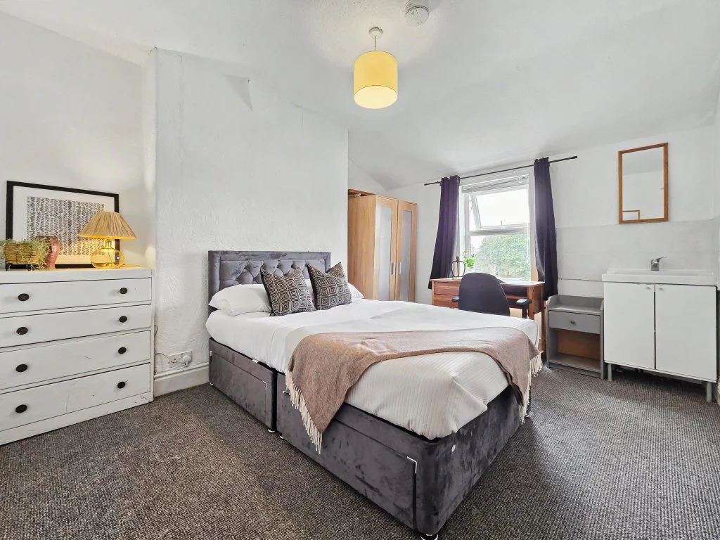 20LG - Bedroom5