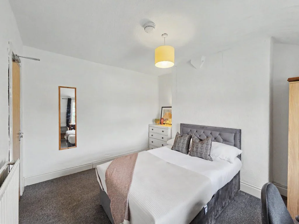 20LG - Bedroom5