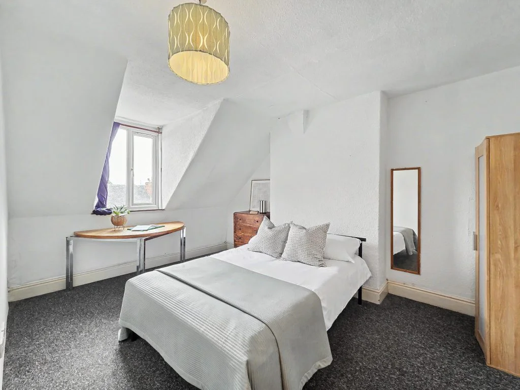 20LG - Bedroom6