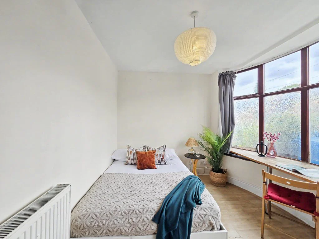 21L - Bedroom 1