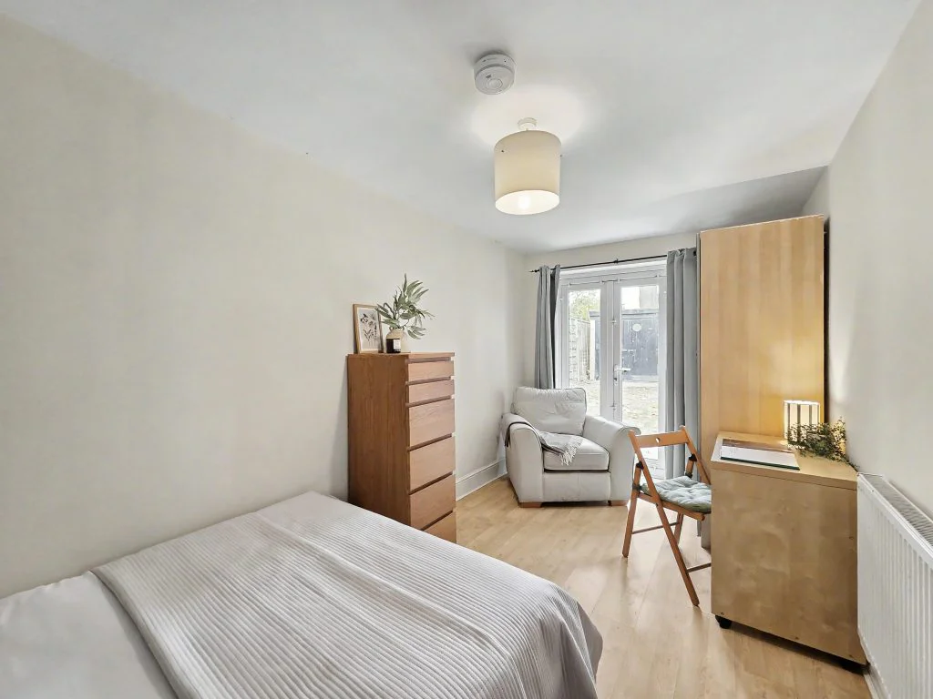 21L - Bedroom 2