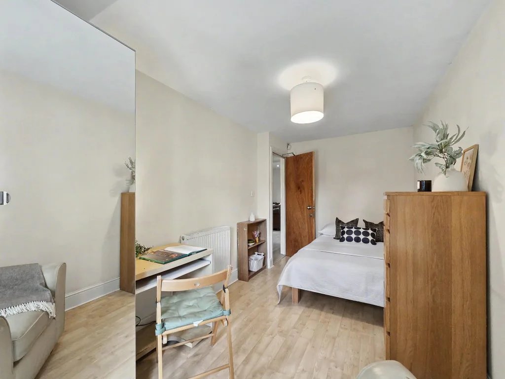 21L - Bedroom 2