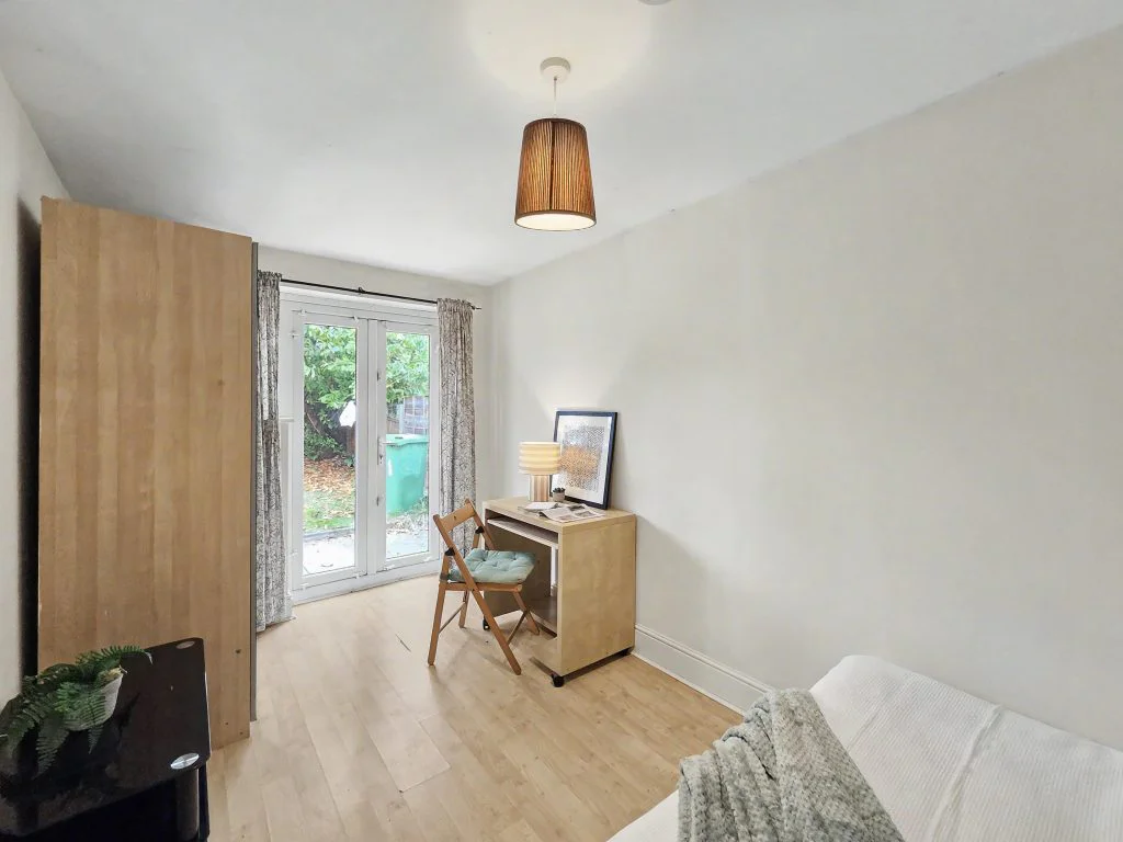 21L - Bedroom 3