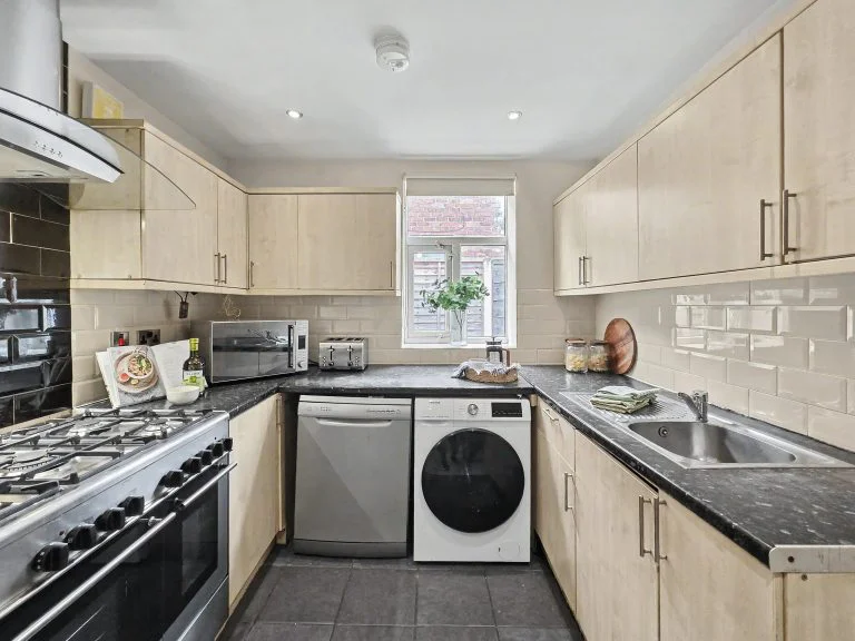 21L - Kitchen