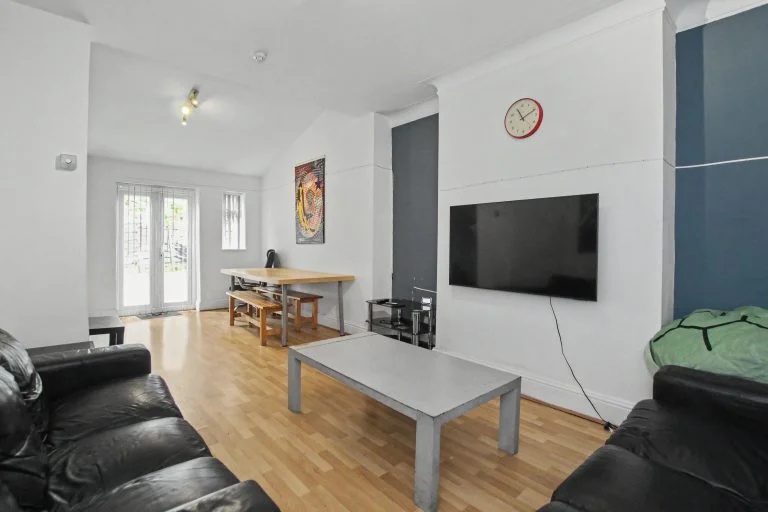 54 Kingsway